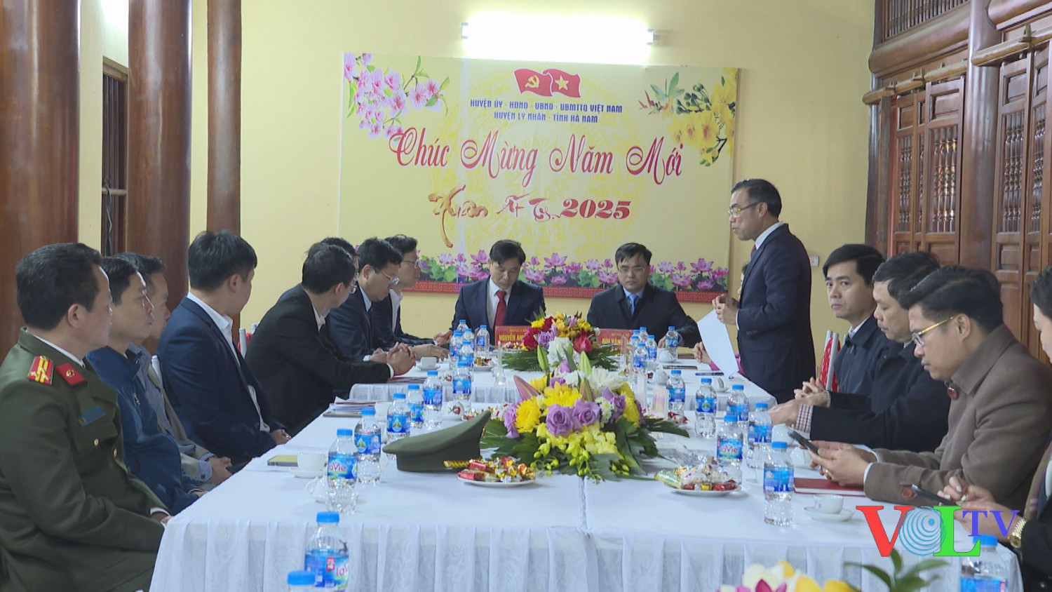 toan-canh-hoi-nghi-lam-viec-giu-doan-cong-tac-cua-tinh-voi-huyen-ly-nhan-ve-tinh-hinh-truoc-trong-va-sau-tet-nguyen-dan-at-ty.jpg