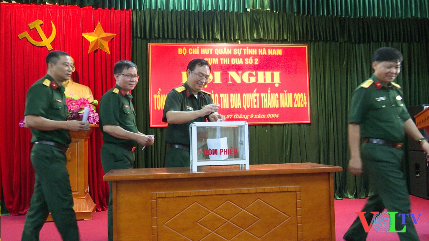 cac-don-vi-quan-su-cac-huyen-thanh-pho-va-thi-xa-bo-phieu-tai-hoi-nghi.anh.van-son.jpg