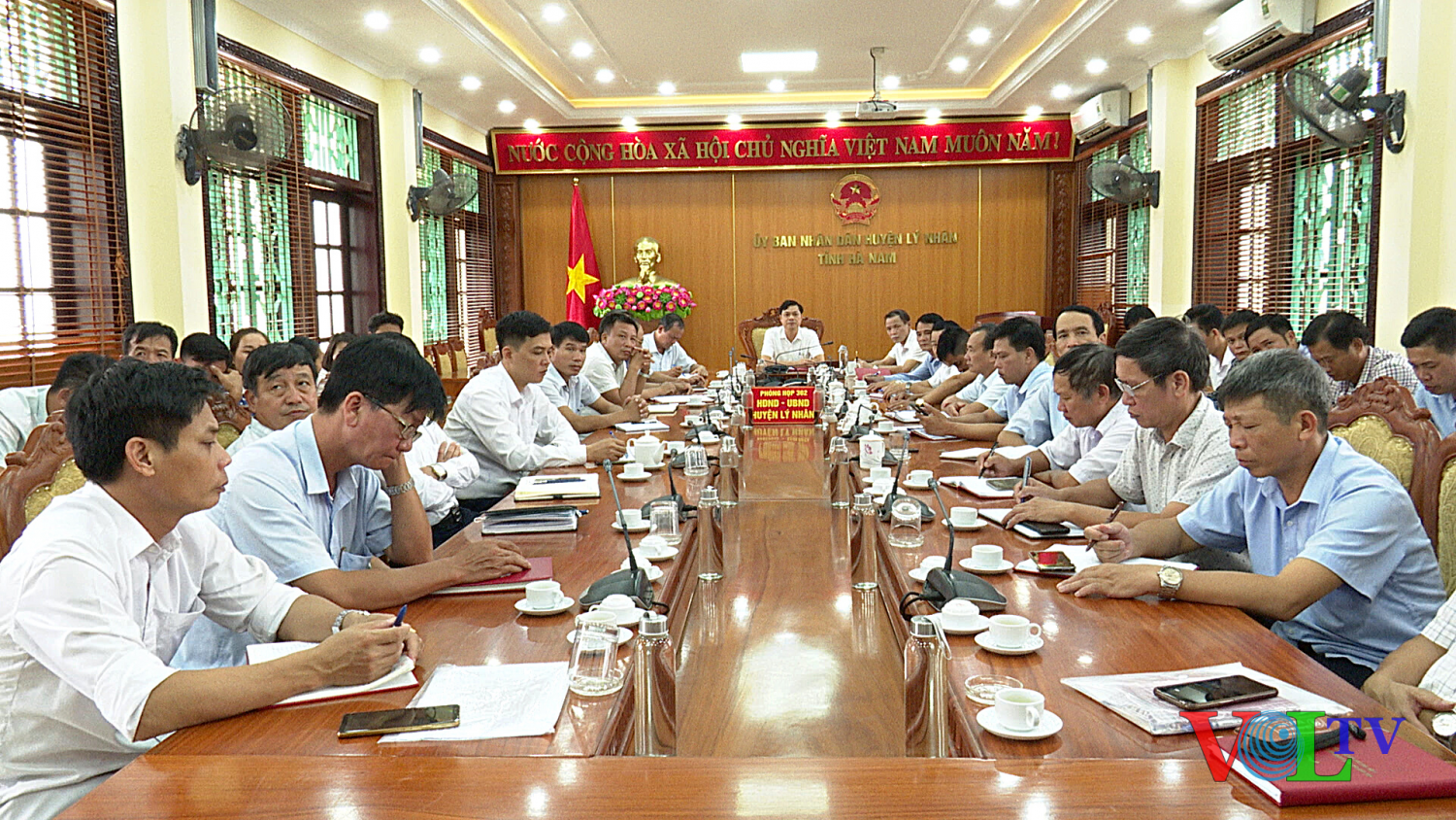 Toàn cảnh hội nghị trực tuyến tại điểm cầu UBND huyện Lý Nhân.png