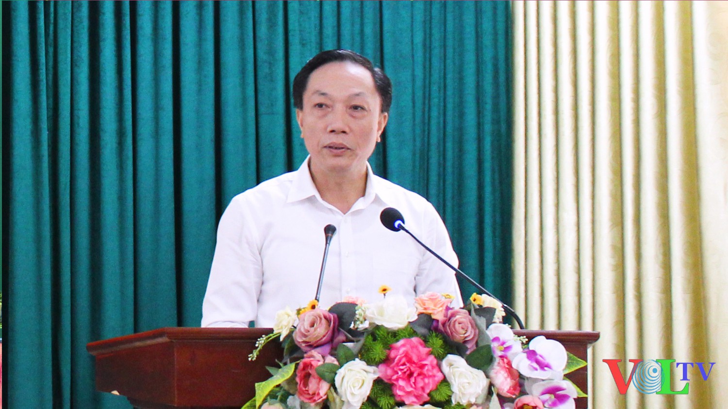 thay-giao-tran-van-ban.jpg